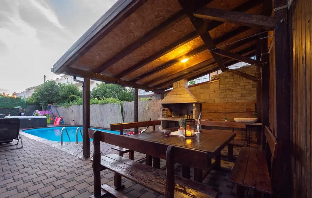 Apartmani U Kastelima Kastela
