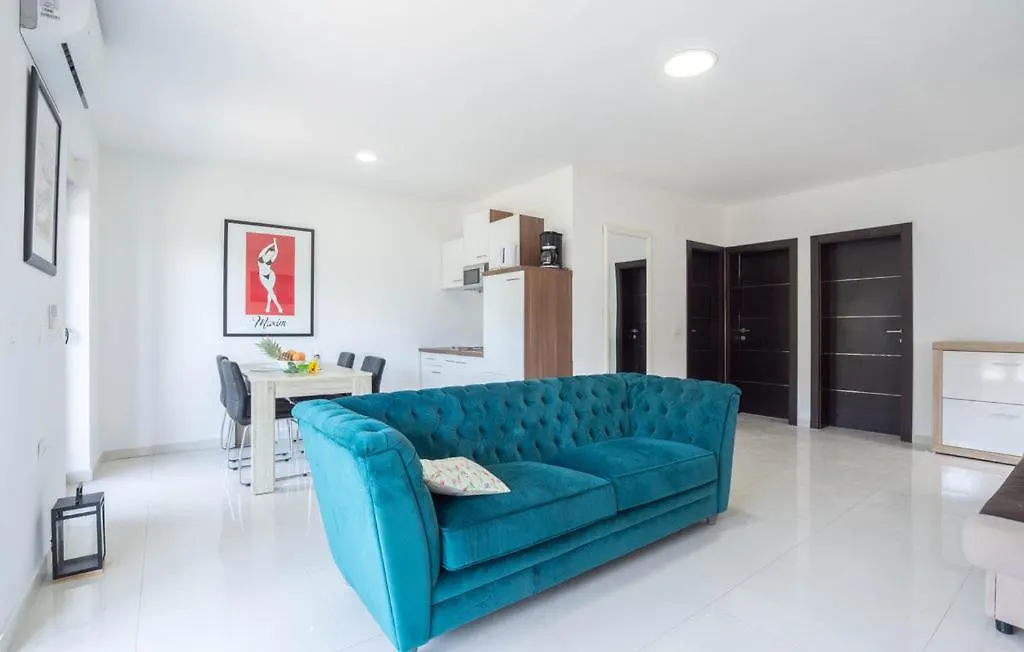 Apartmani U Kastelima Kastela