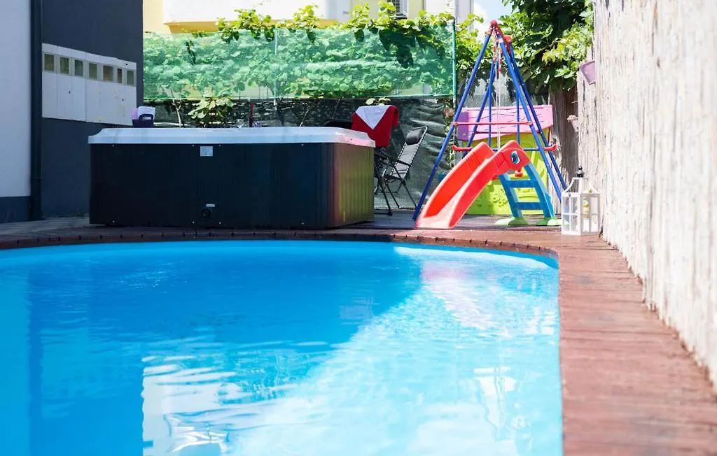 Apartmani U Kastelima Kastela Croatia