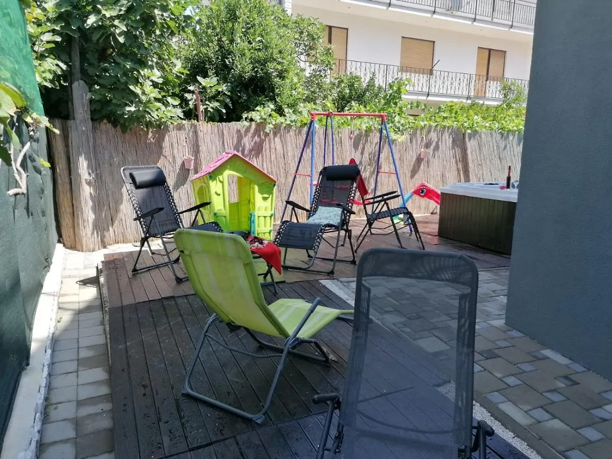 Apartment Apartmani U Kastelima Kastela Croatia