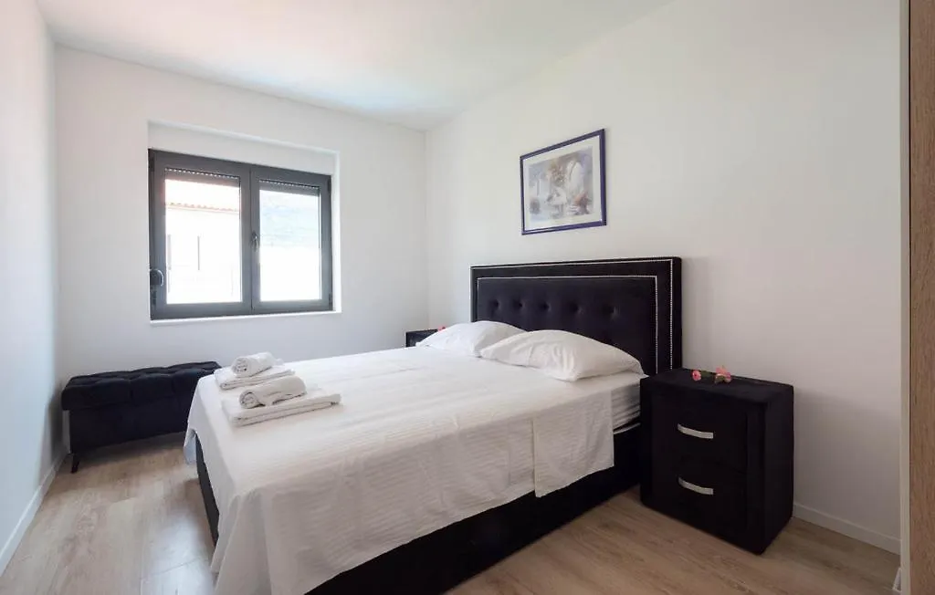 Apartmani U Kastelima Kastela